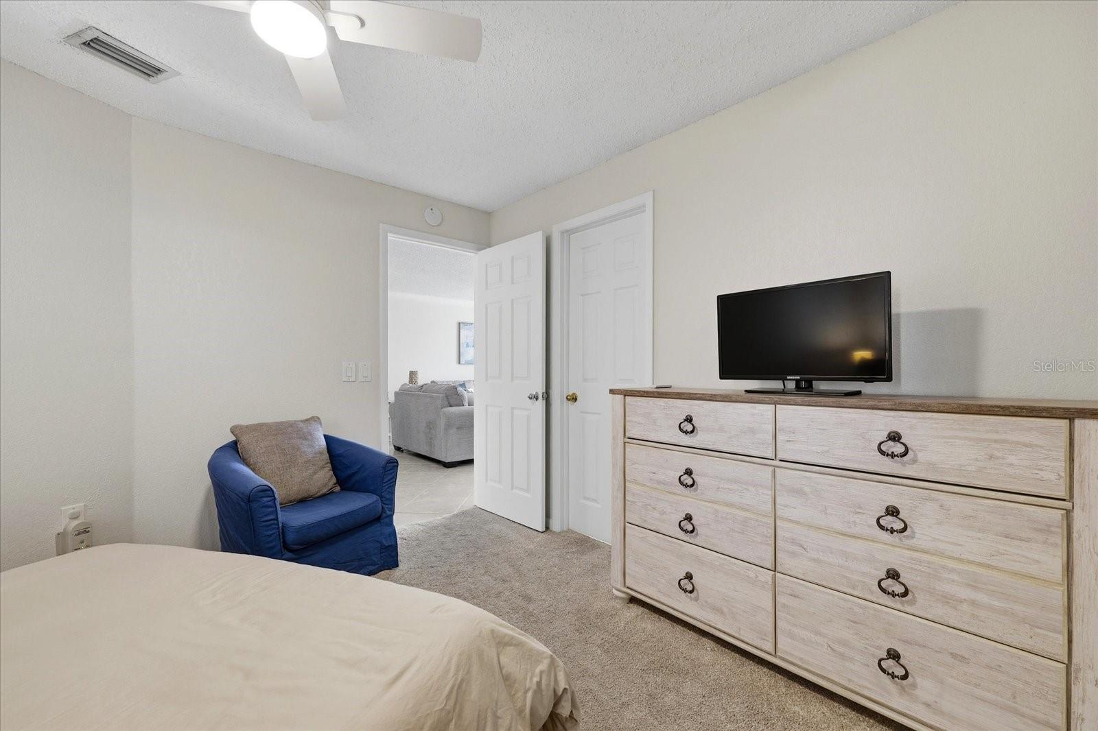 610 Island Way #607 Property Photo 21