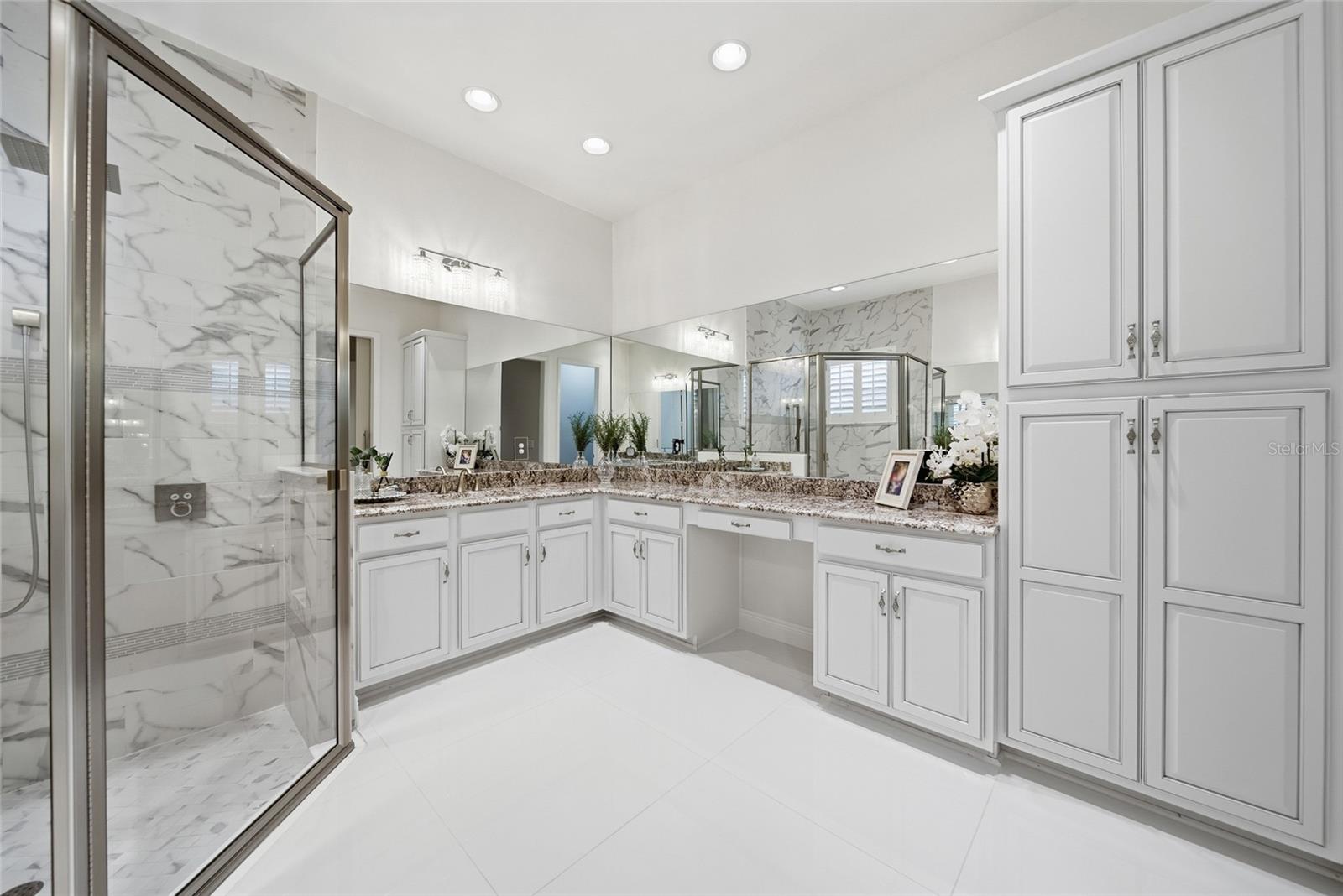 2420 Coco Palm Cir Property Photo 44