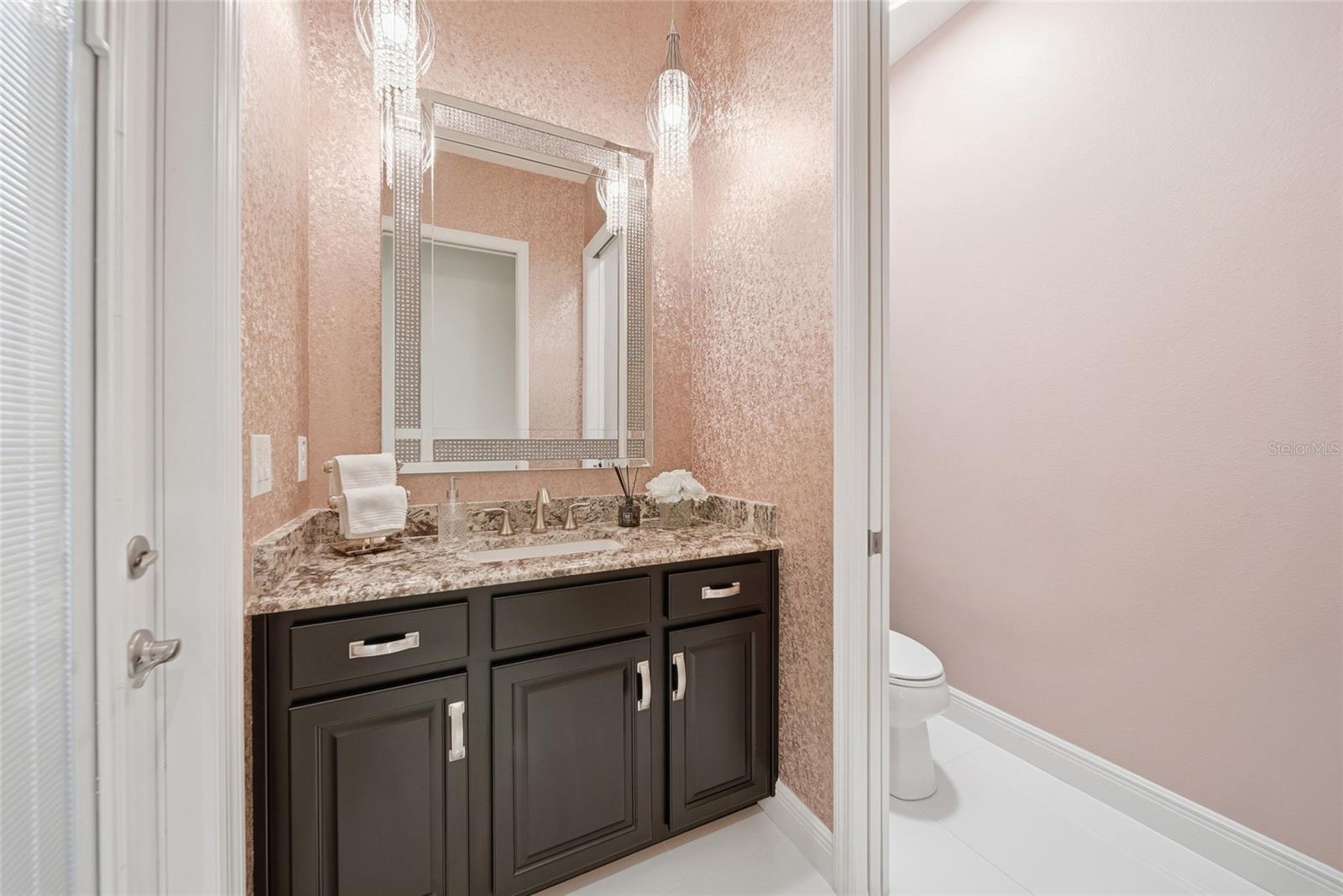 2420 Coco Palm Cir Property Photo 57