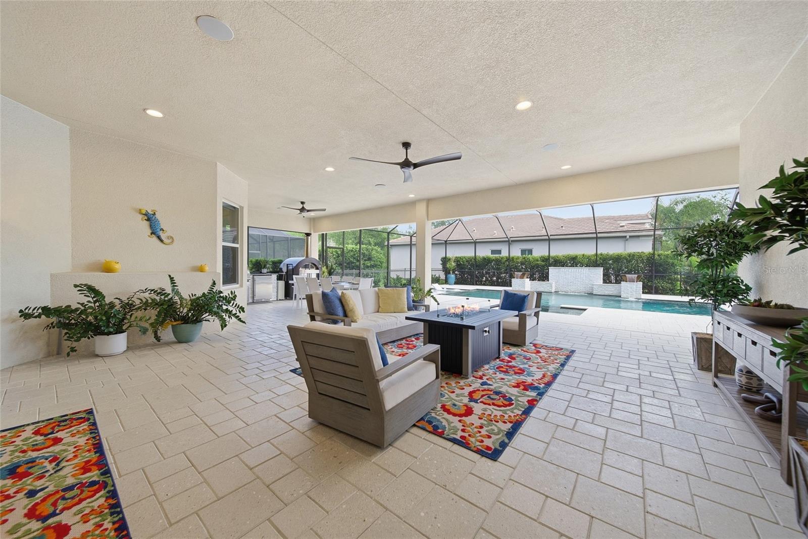 2420 Coco Palm Cir Property Photo 59