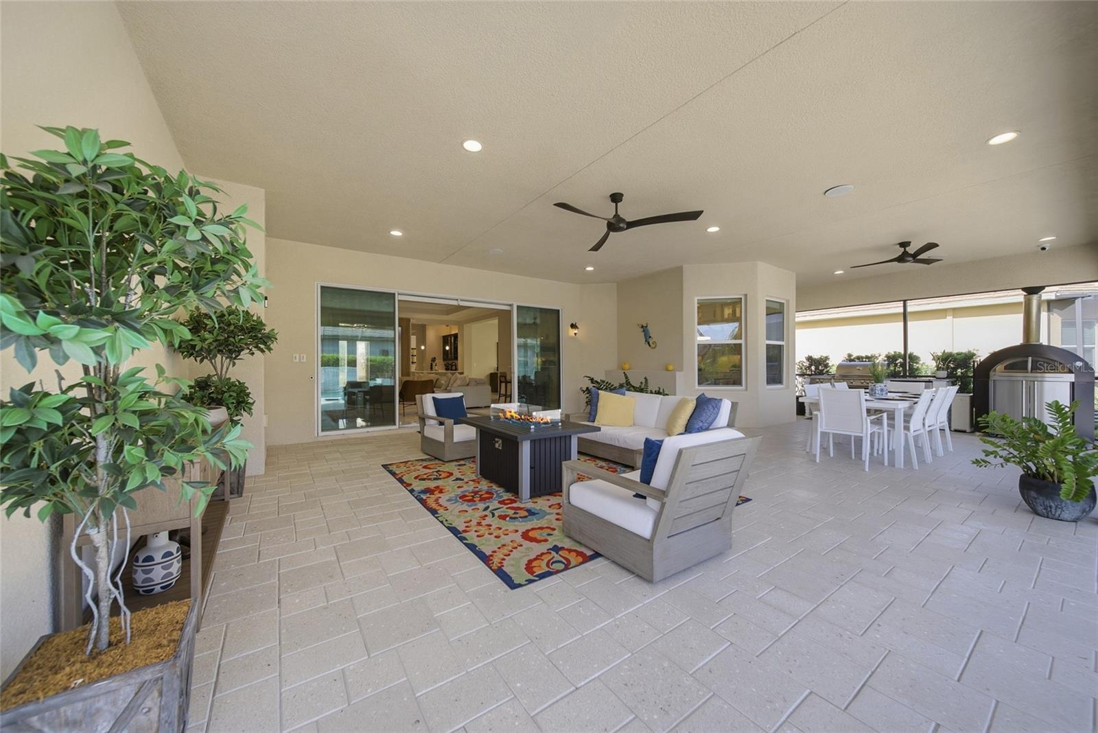 2420 Coco Palm Cir Property Photo 61