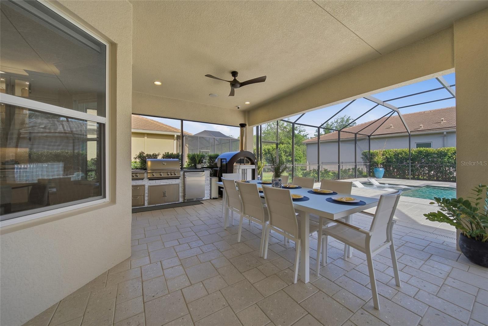 2420 Coco Palm Cir Property Photo 62