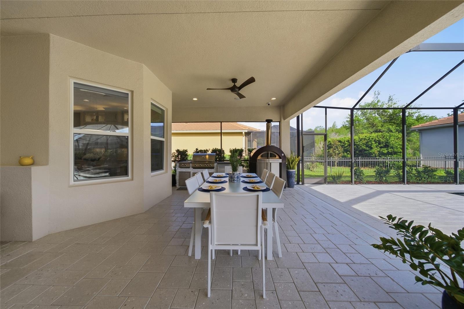 2420 Coco Palm Cir Property Photo 63
