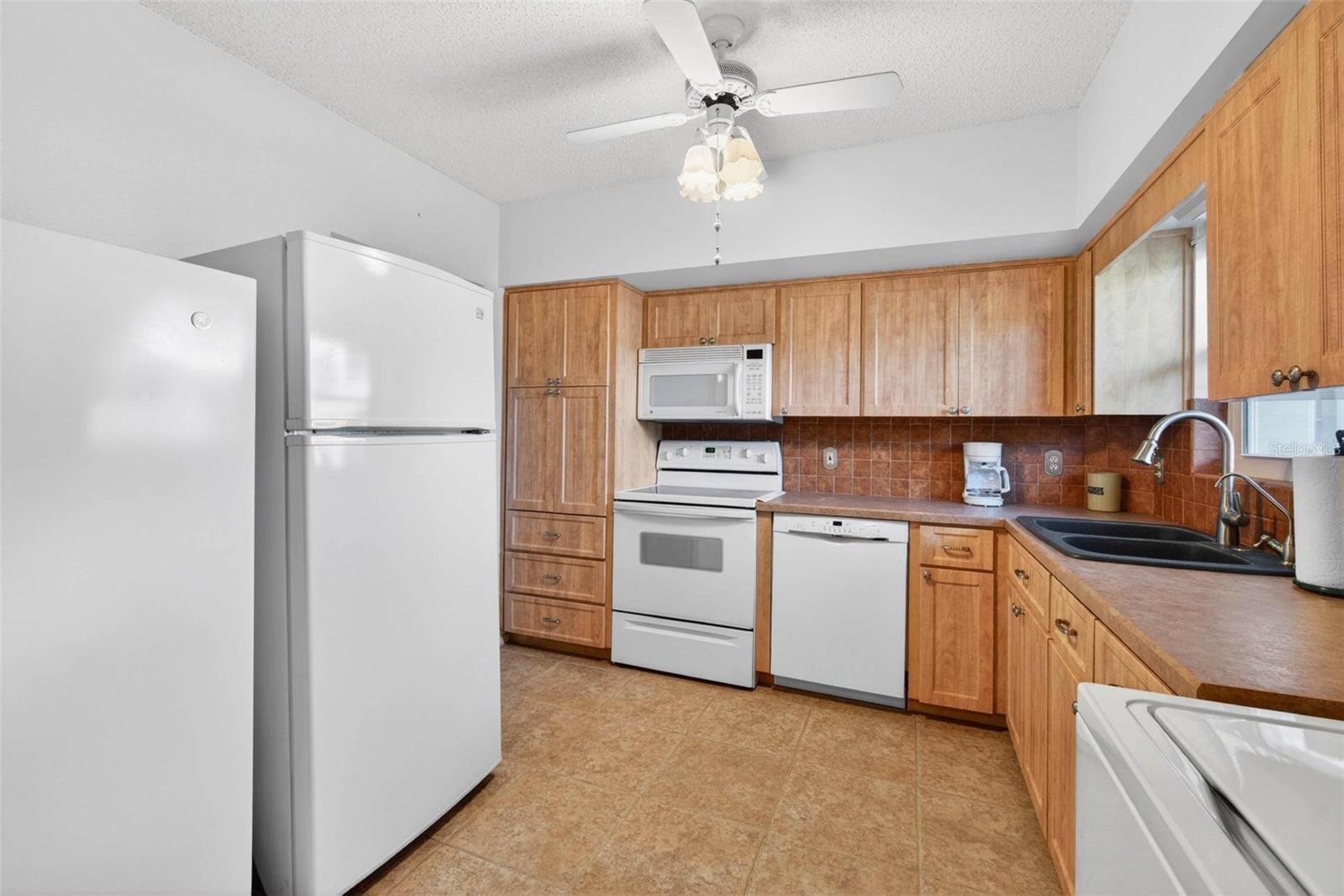2295 Americus Blvd E #7 Property Photo 6