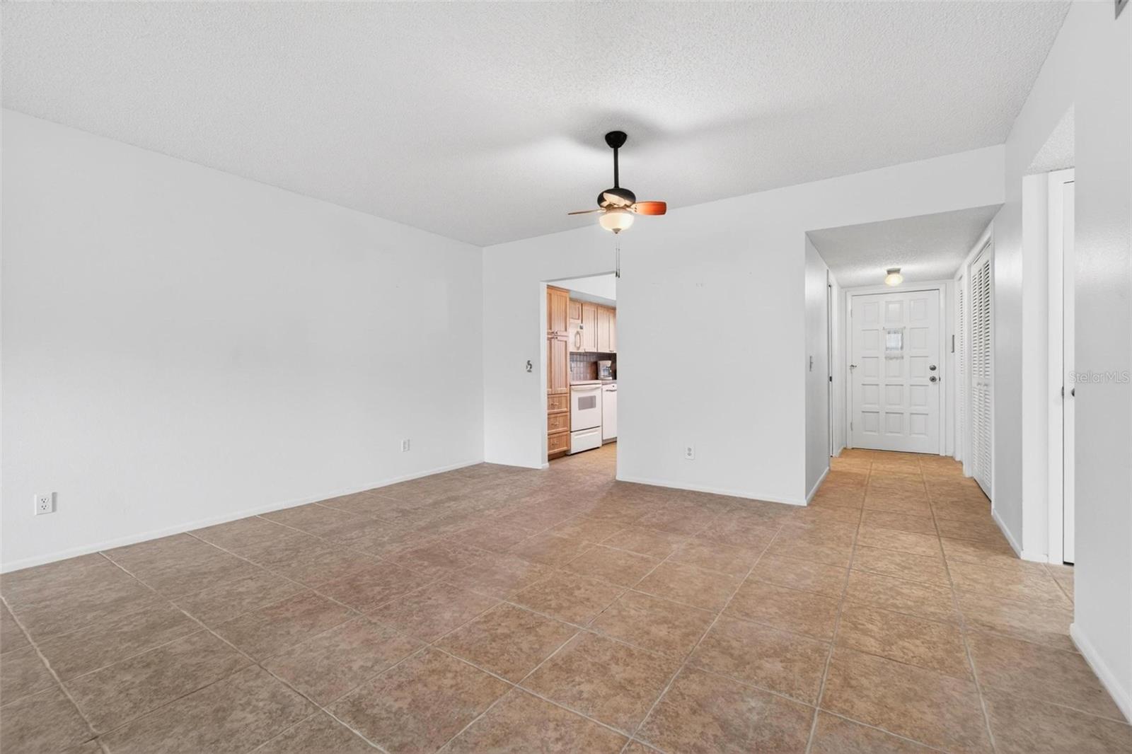 2295 Americus Blvd E #7 Property Photo 8