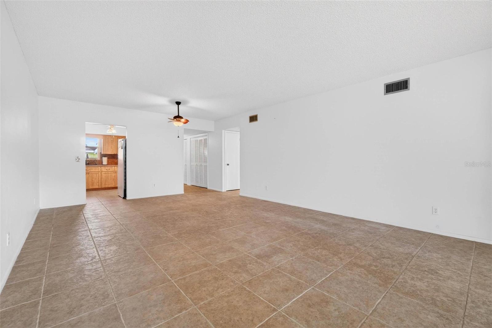 2295 Americus Blvd E #7 Property Photo 9