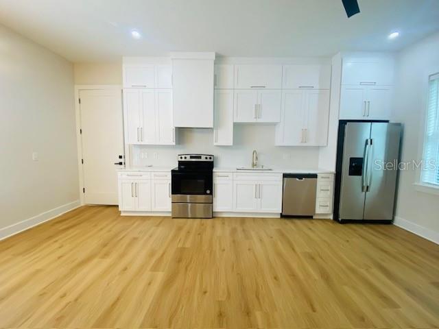 135 48th Ave N #b Property Photo 5