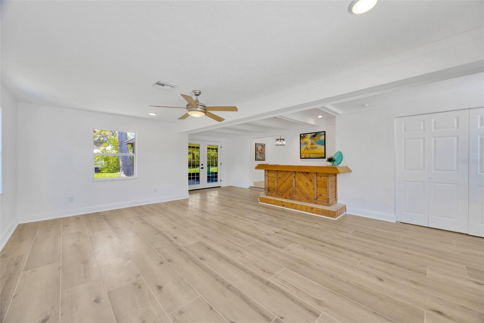 9935 River Dr Property Photo 15