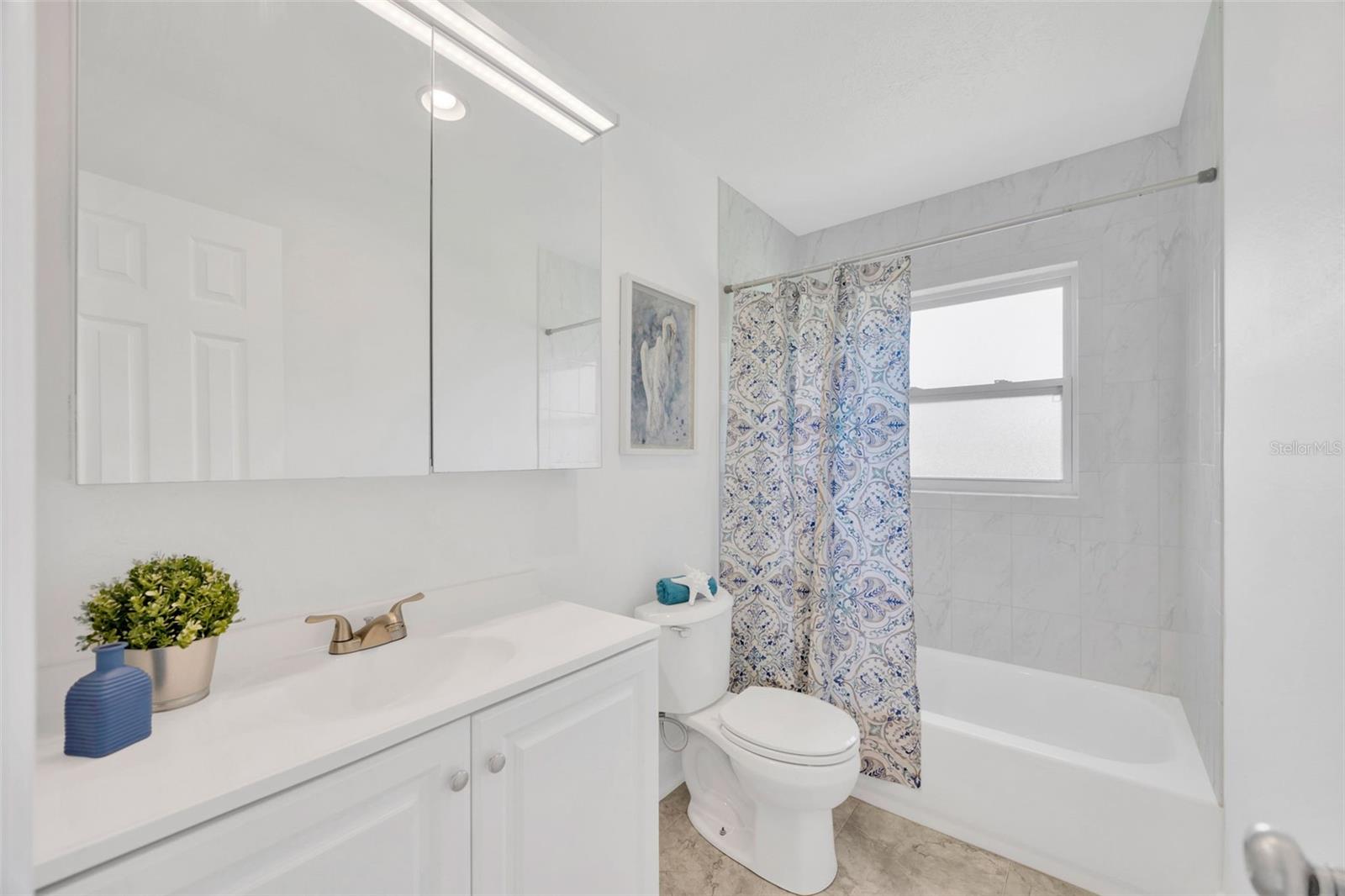 9935 River Dr Property Photo 19