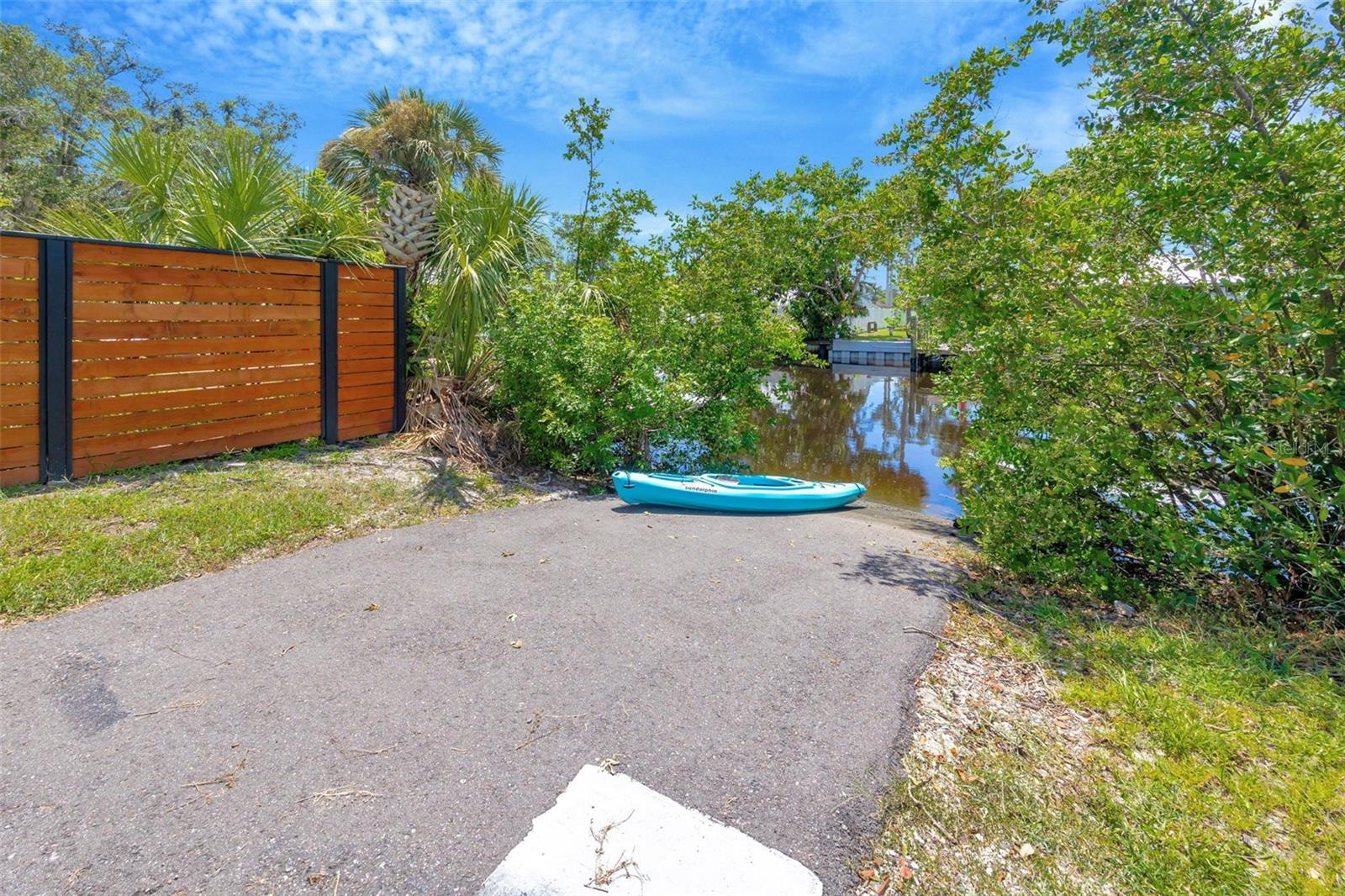 9935 River Dr Property Photo 24