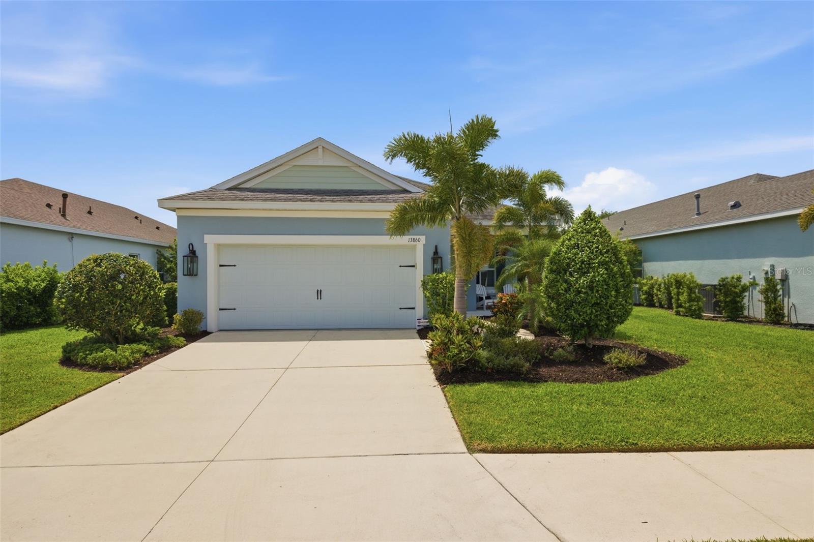 13860 Old Creek Ct Property Photo 4