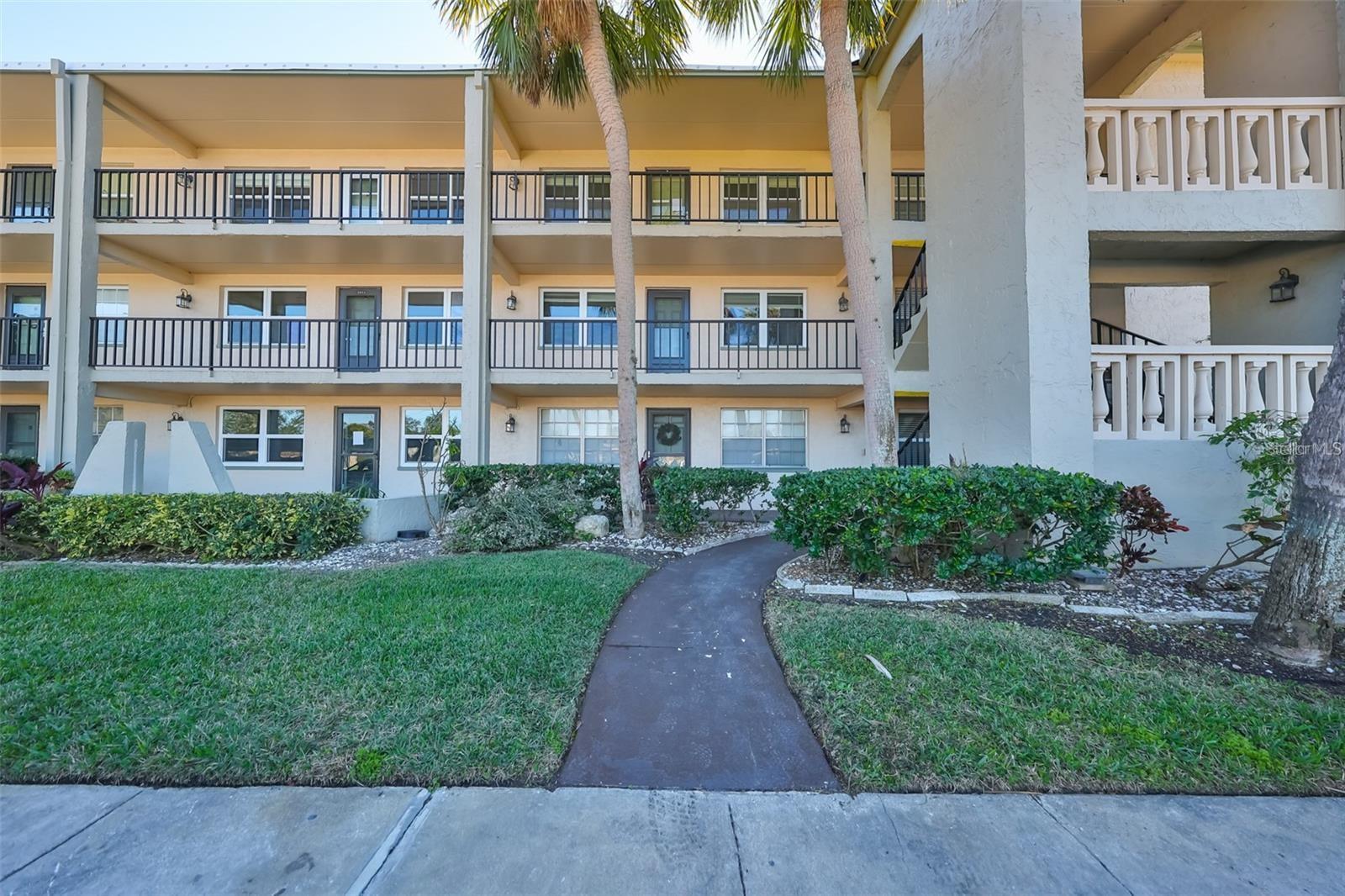 11700 Park Blvd #209 Property Photo 2