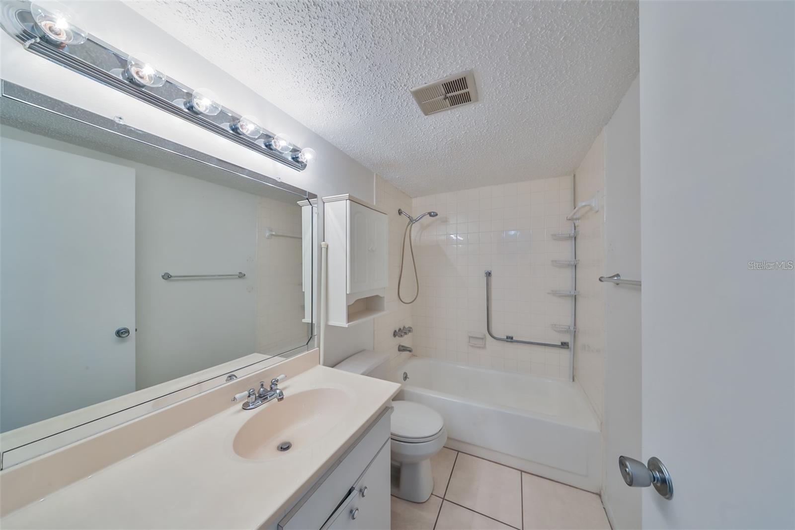 11700 Park Blvd #209 Property Photo 14