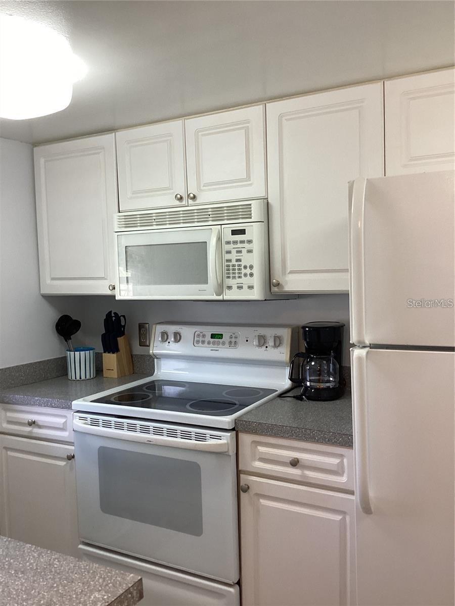 7701 Starkey Rd #704 Property Photo 18