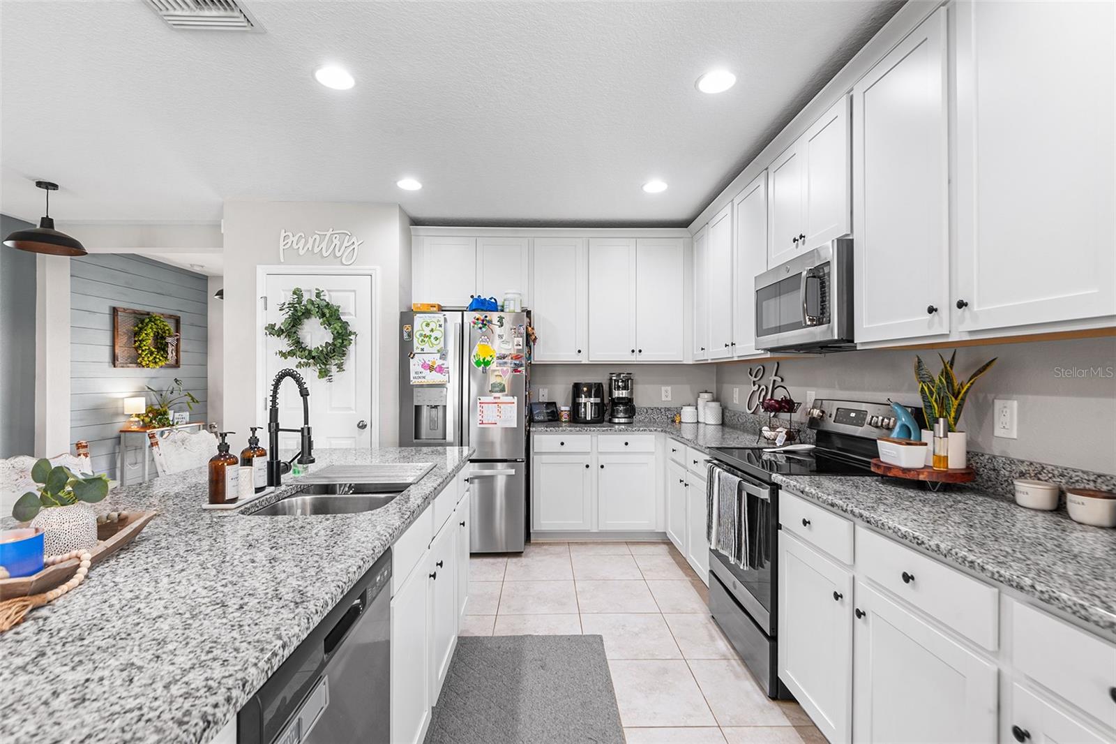 12960 Conquistador Loop Property Photo 8