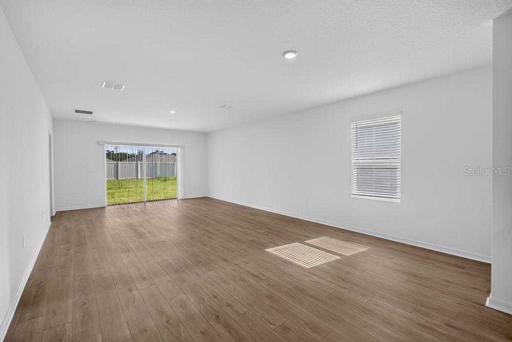 12219 Tempest Ln Property Photo 3