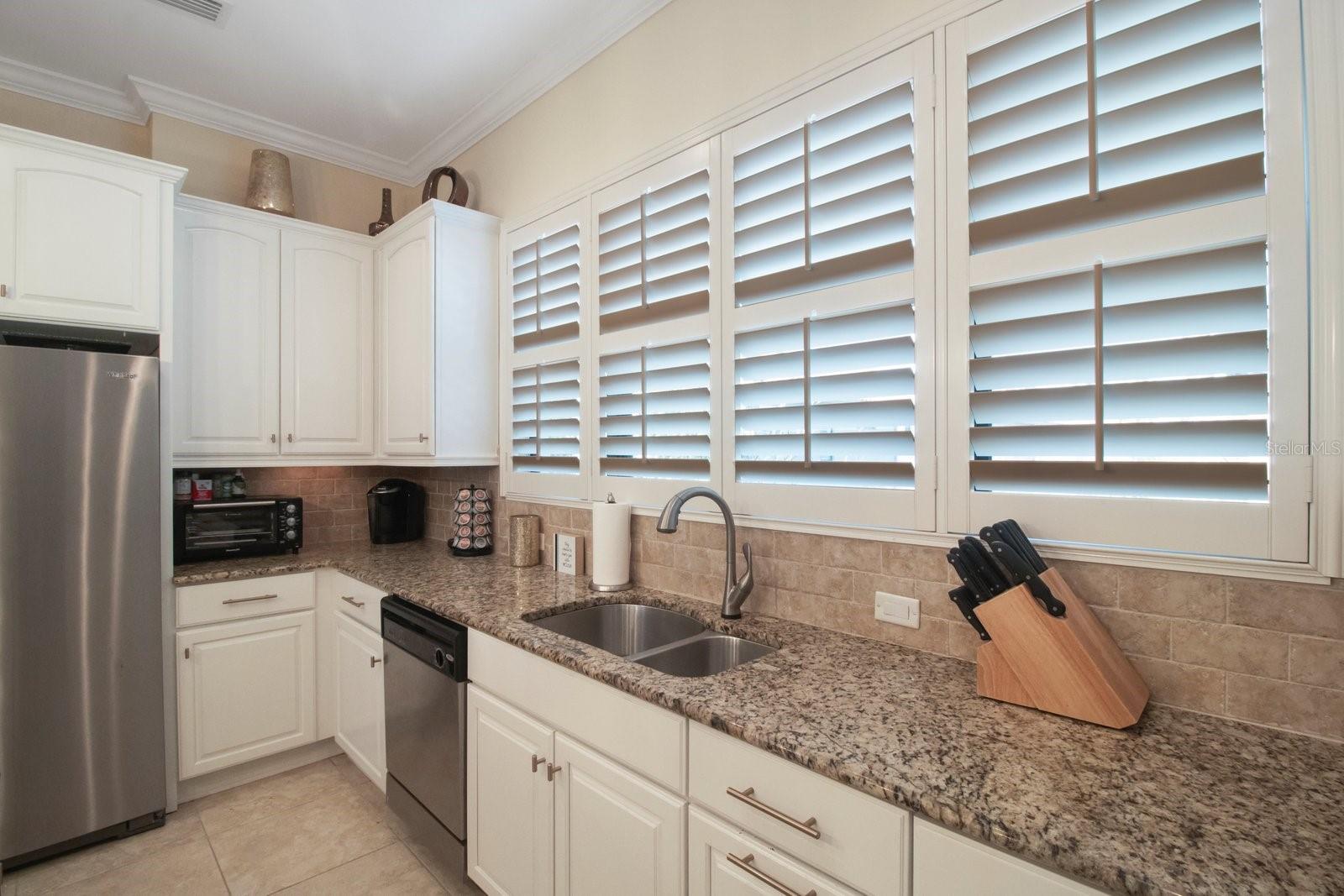 4884 Yacht Club Dr Property Photo 10