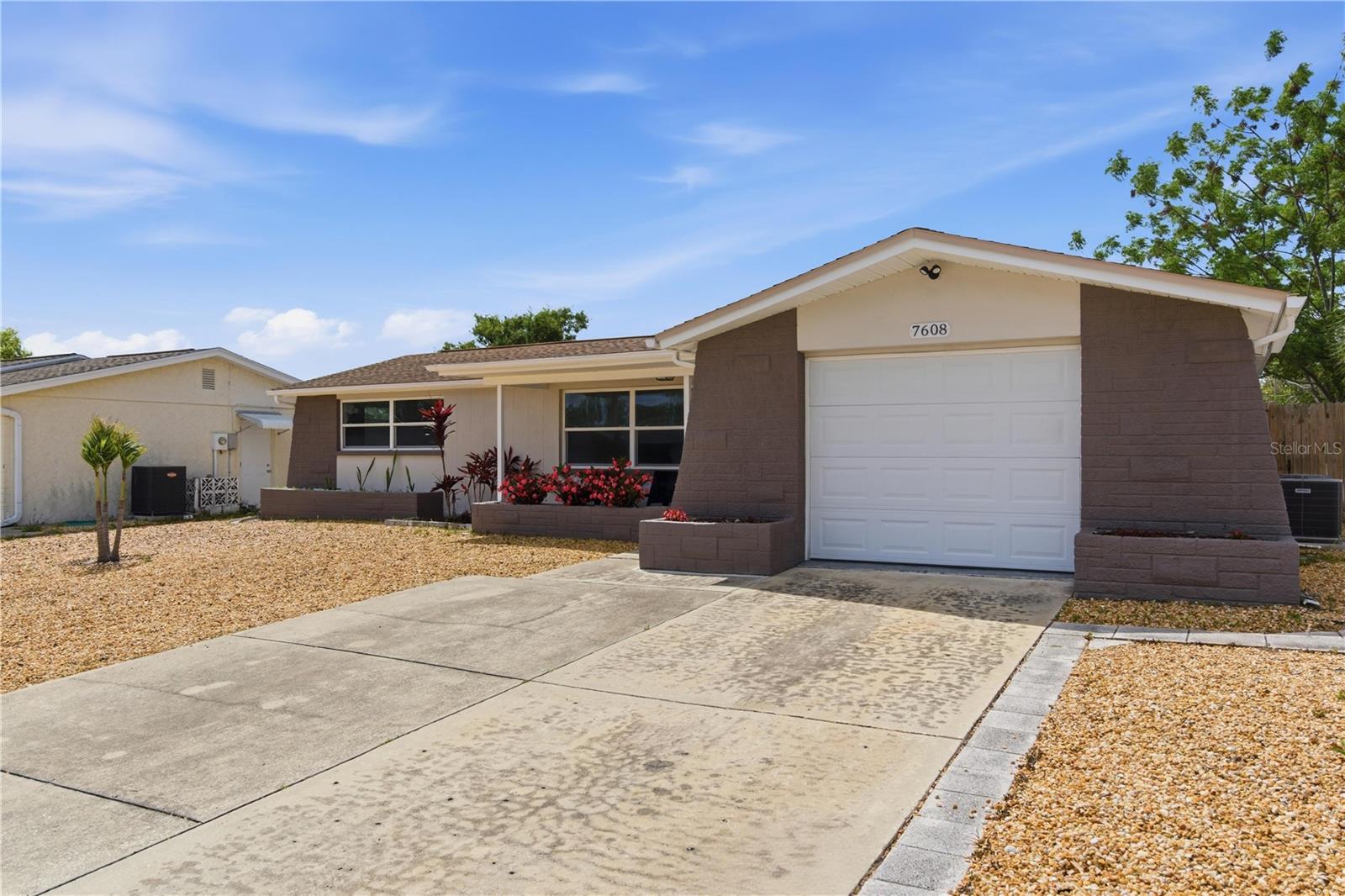 7608 Sue Ellen Dr Property Photo 1
