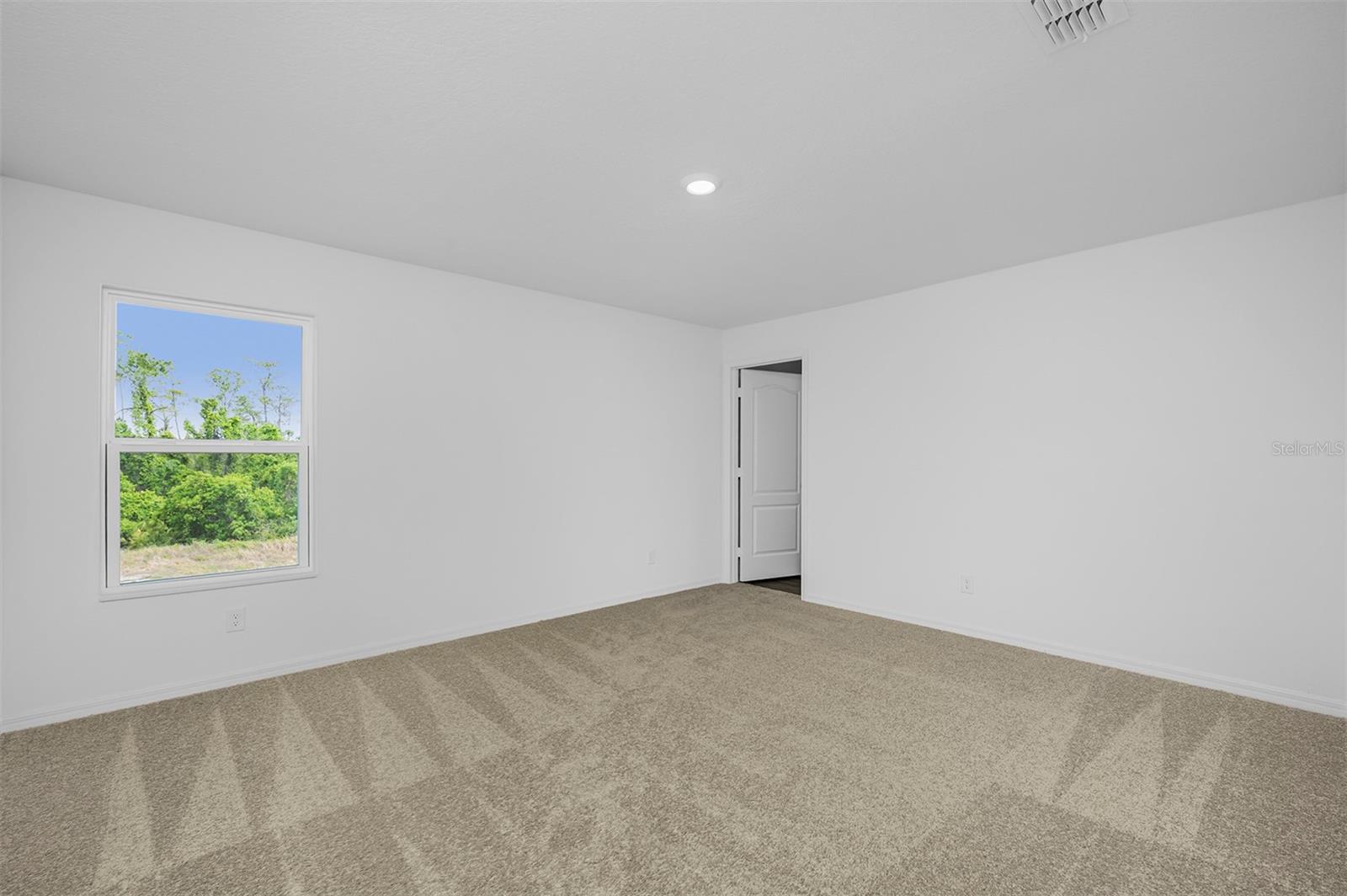 552 Bay Leaf Dr Property Photo 13