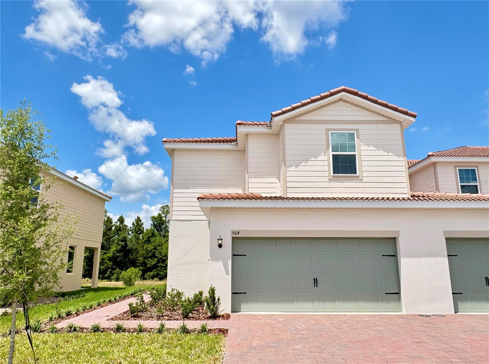 564 Bay Leaf Dr Property Photo 1