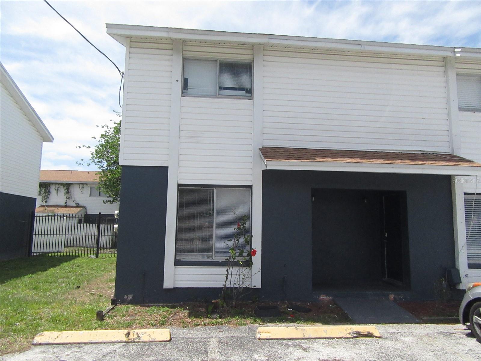 13050 N 20th St Property Photo 1