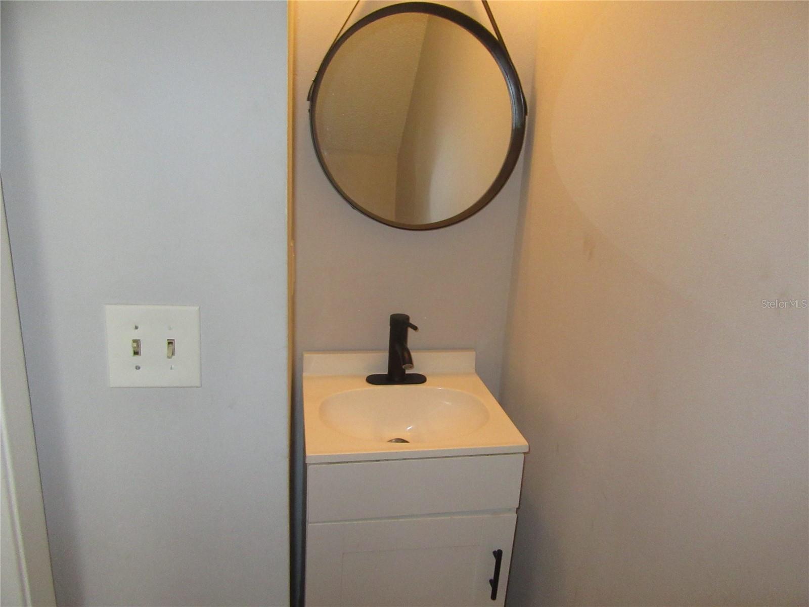 13050 N 20th St Property Photo 9