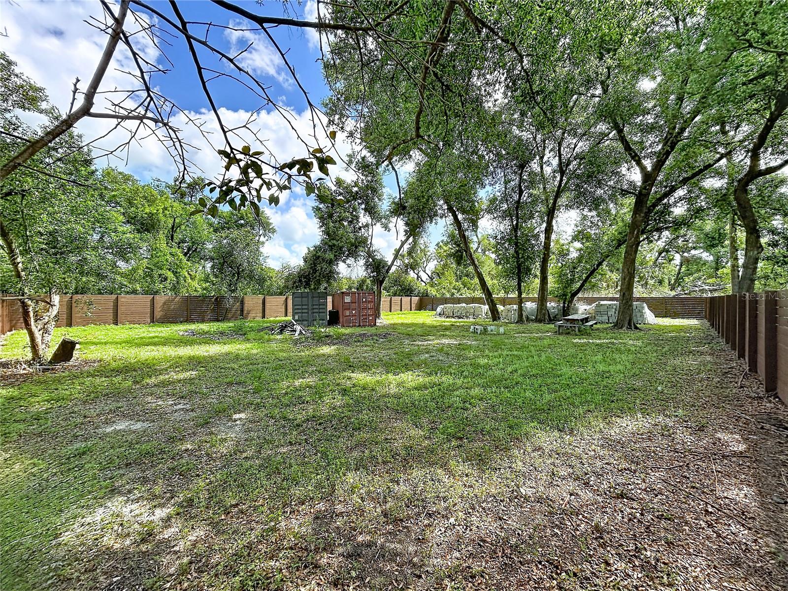 1029 Robson Ave Property Photo 3