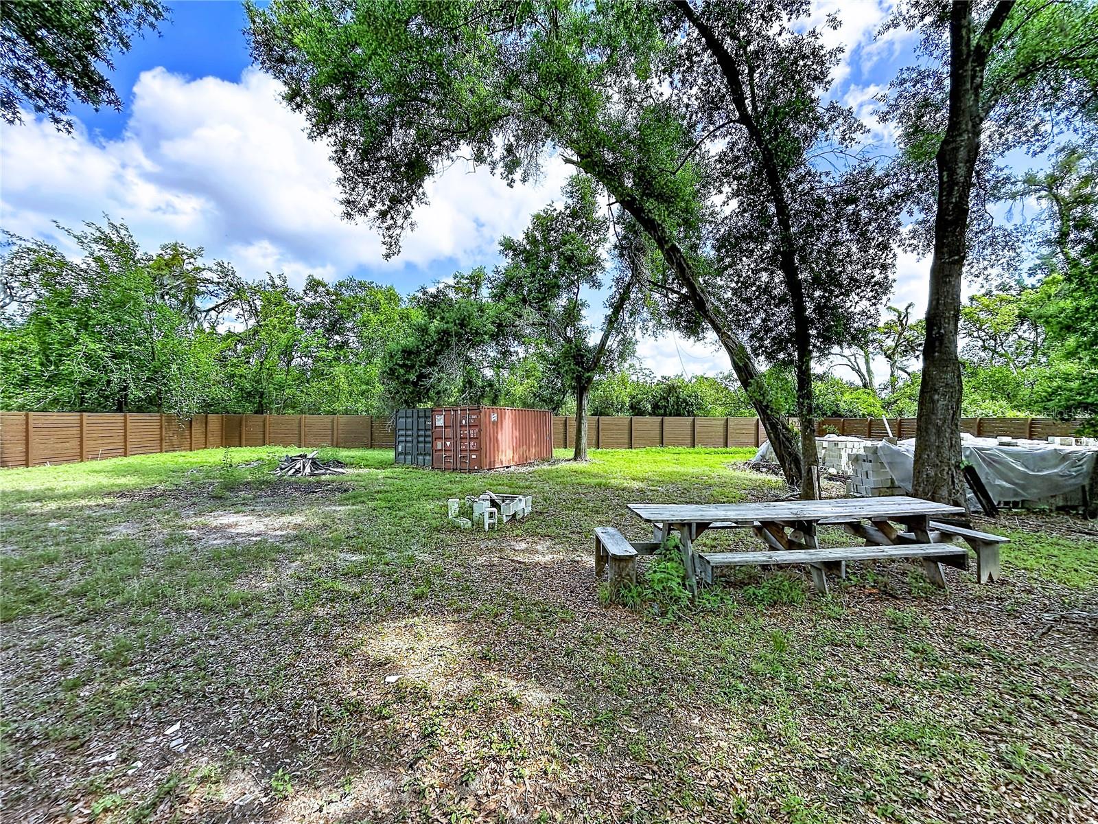 1029 Robson Ave Property Photo 4