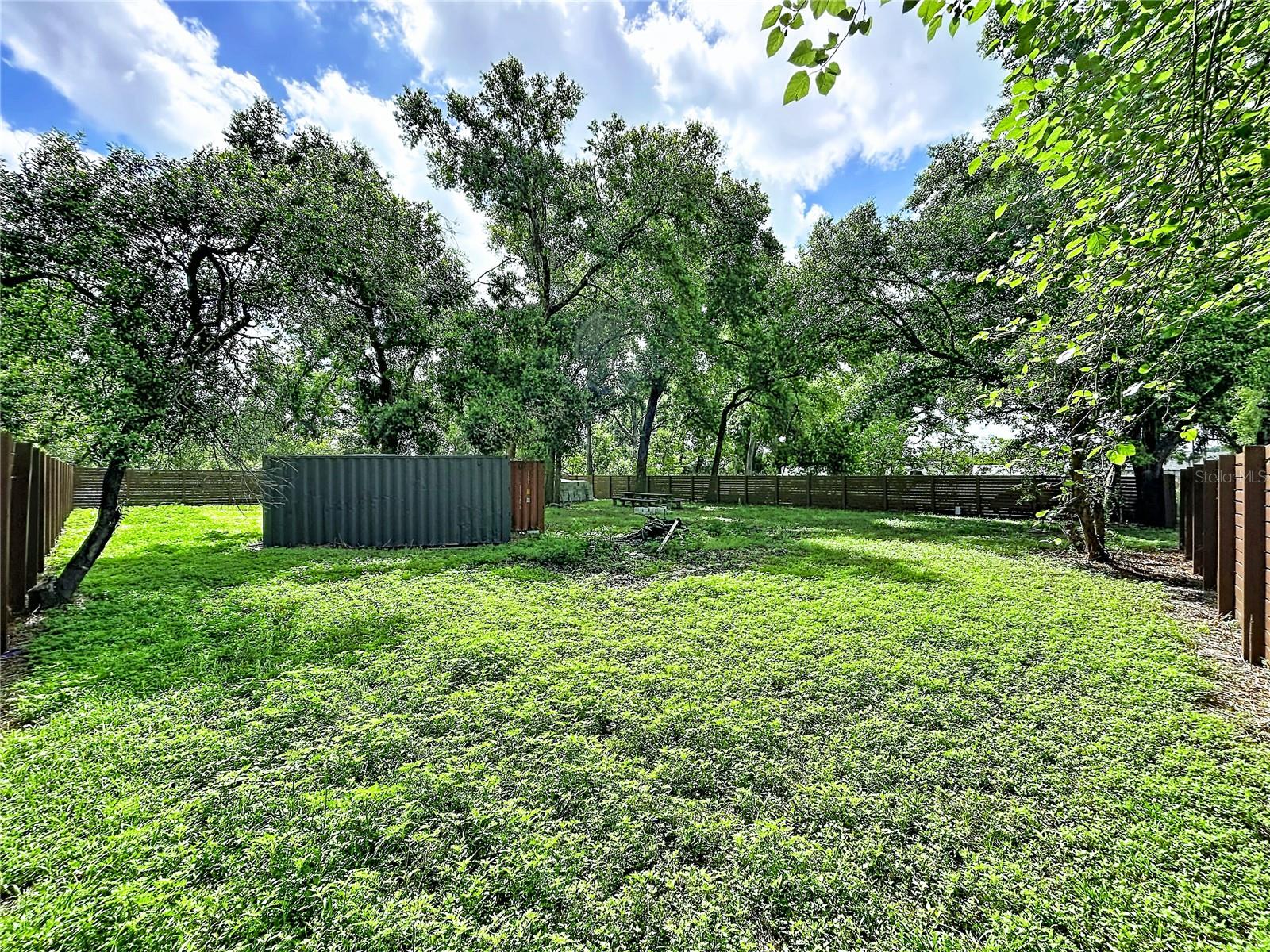 1029 Robson Ave Property Photo 6