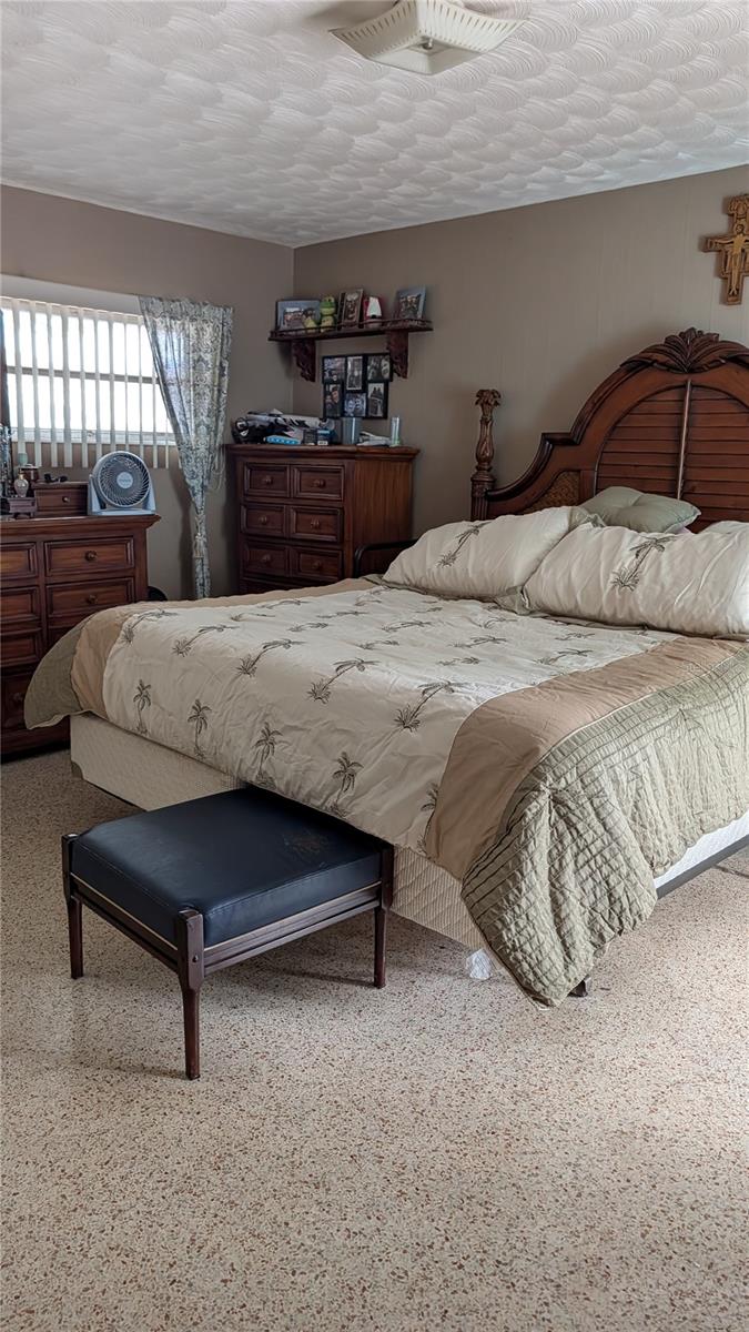 TB8497837 Property Photo 2
