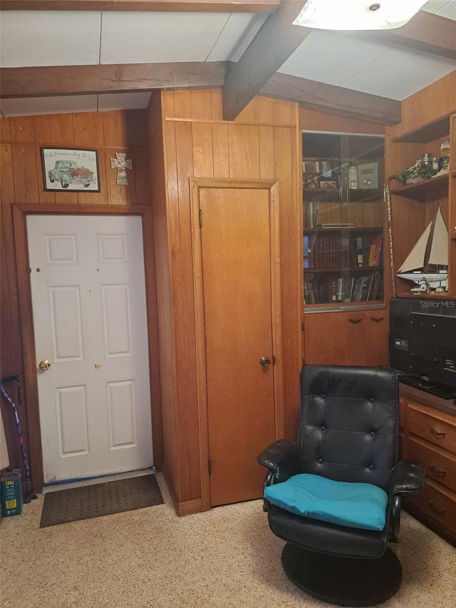 TB8497837 Property Photo 11