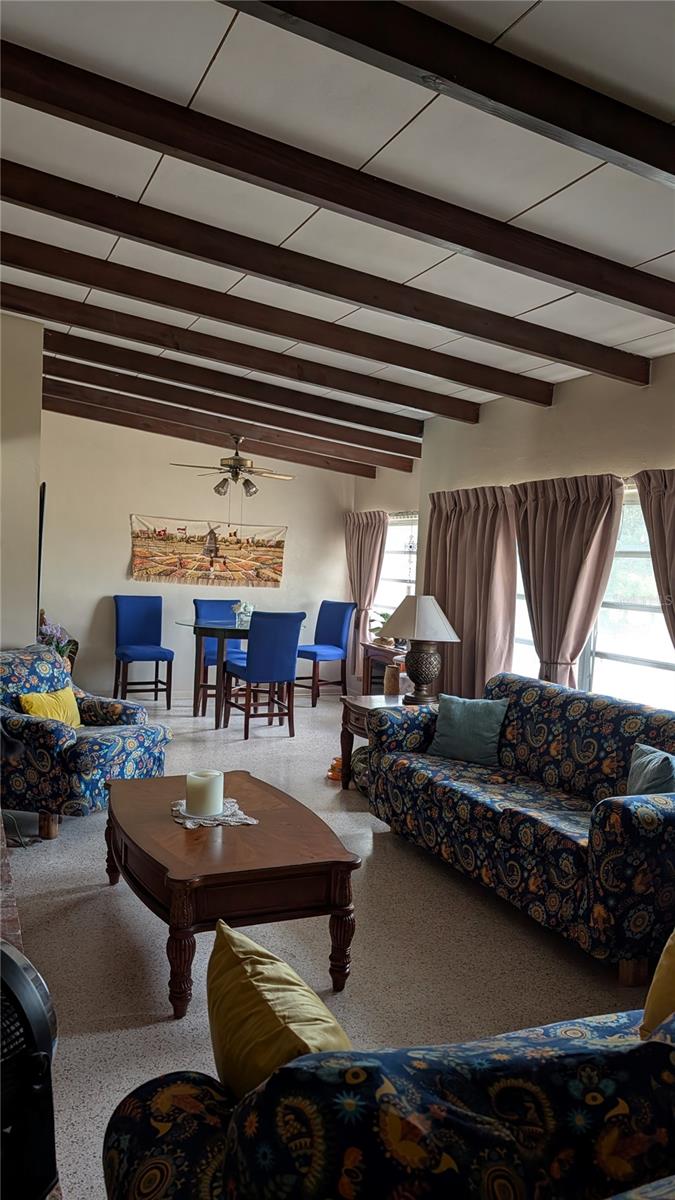 TB8497837 Property Photo 17