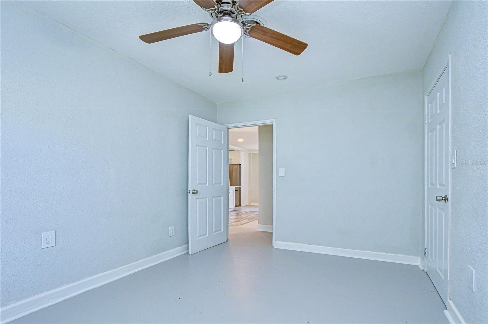 909 Hart St Property Photo 41