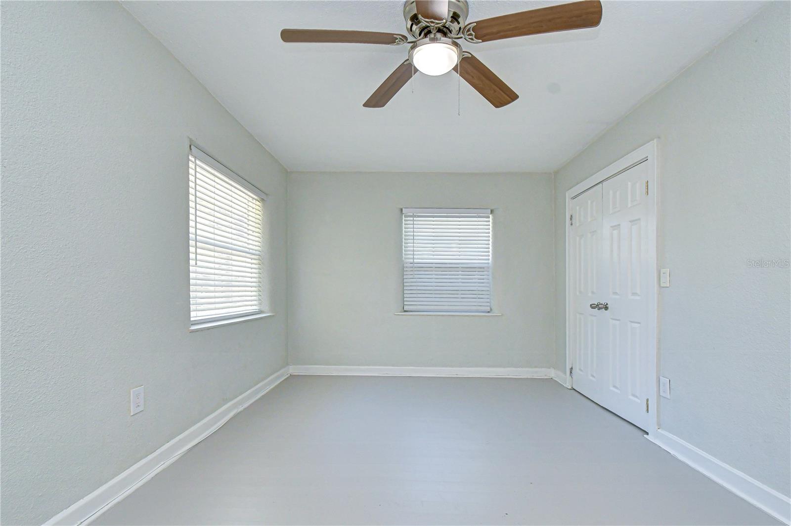 909 Hart St Property Photo 43