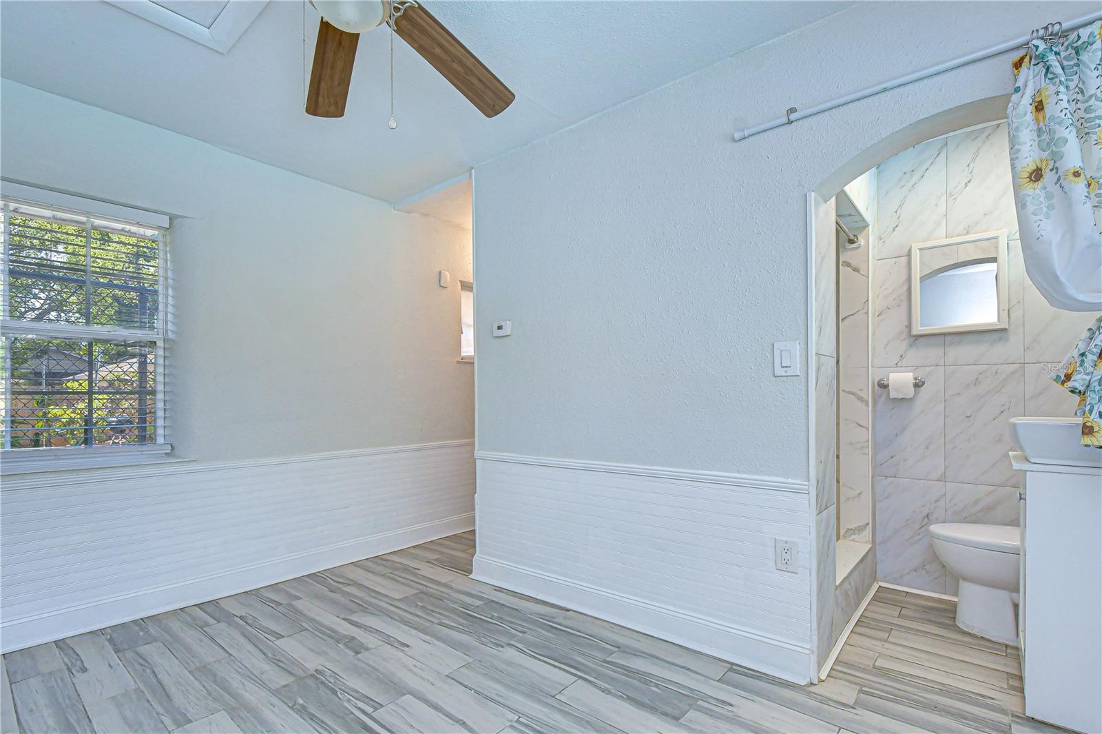 909 Hart St Property Photo 56