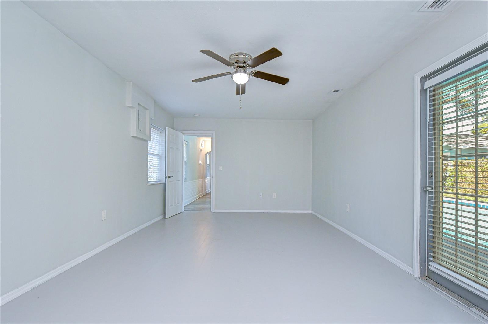 909 Hart St Property Photo 60