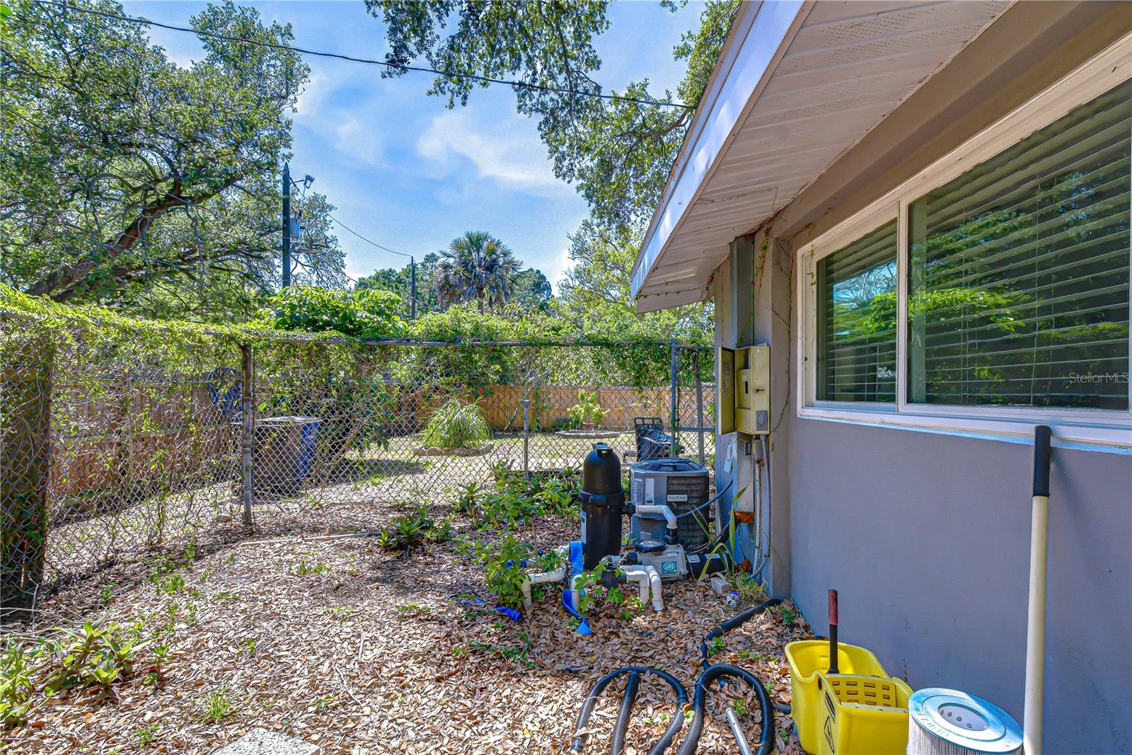 909 Hart St Property Photo 77