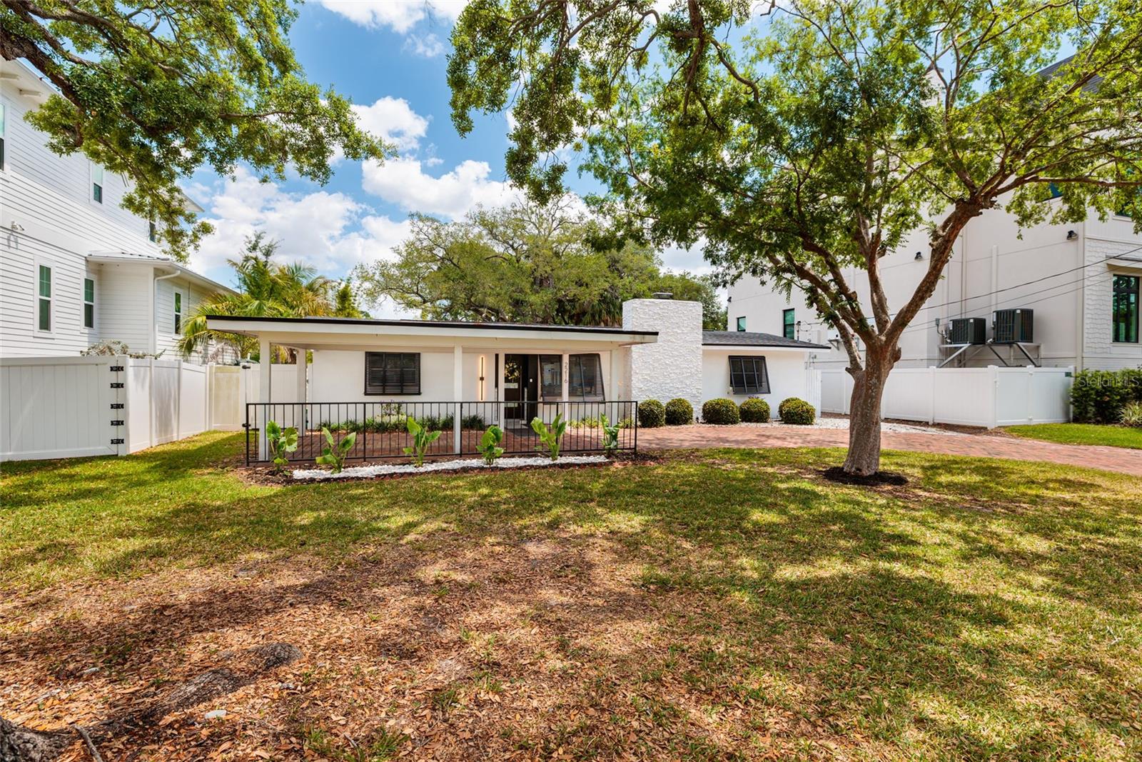 2216 S OCCIDENT ST Property Photo 1