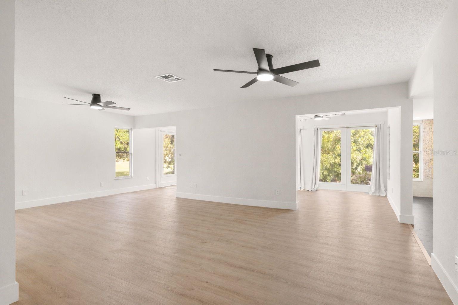 2668 Concorde Ct Property Photo 6
