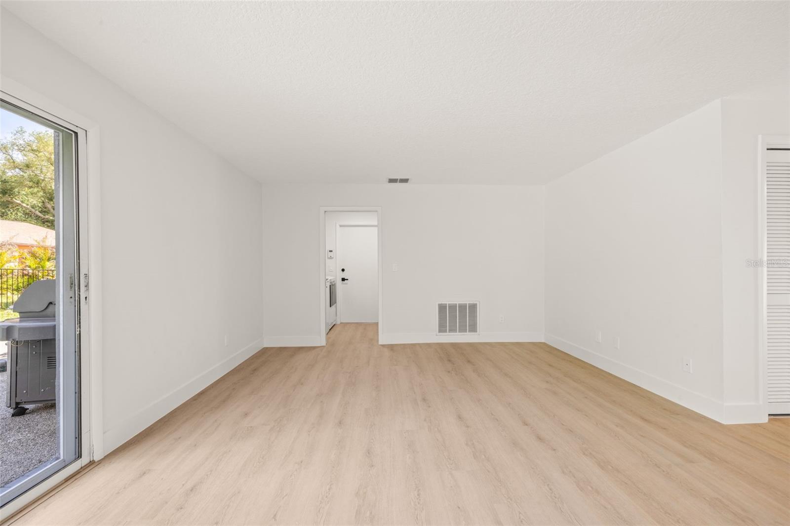 2668 Concorde Ct Property Photo 41
