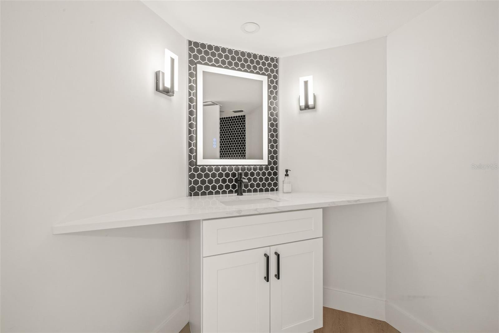2668 Concorde Ct Property Photo 69