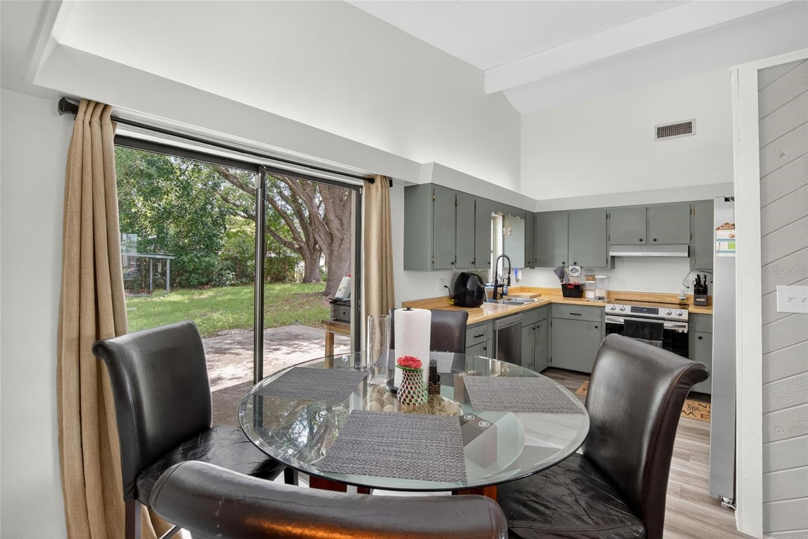 113 6th Jpv St Property Photo 8