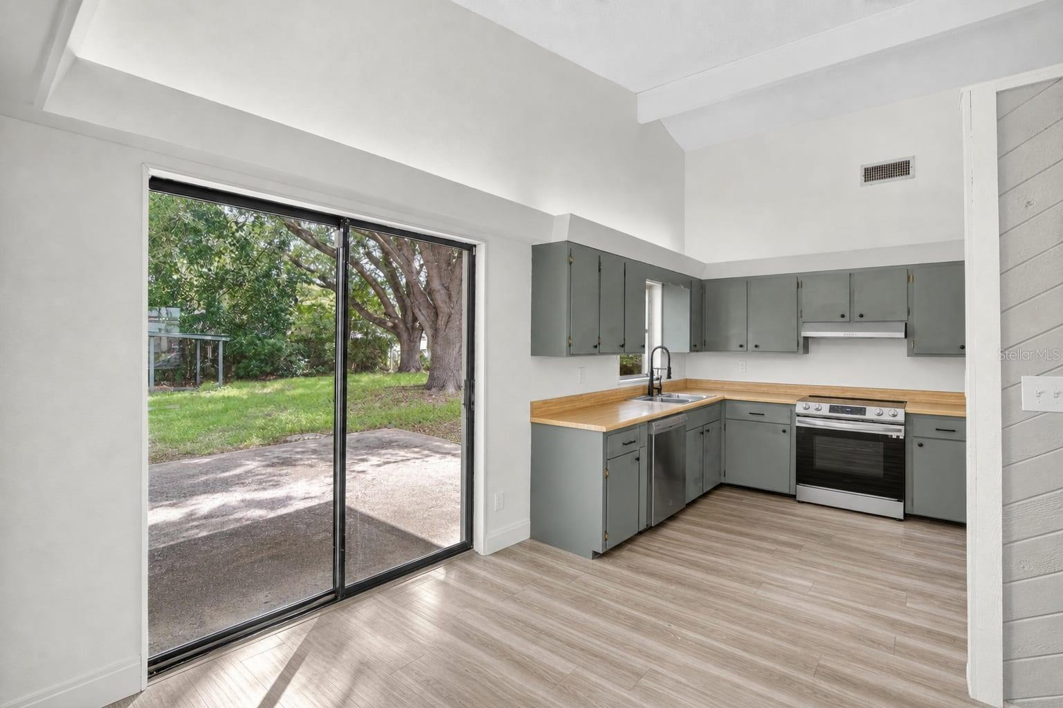 113 6th Jpv St Property Photo 9