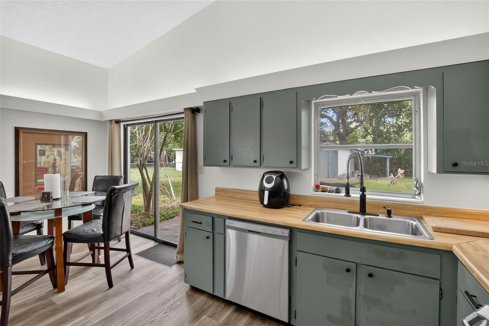 113 6th Jpv St Property Photo 12