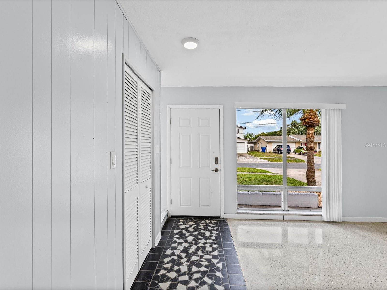 865 Imperial Dr Property Photo 3