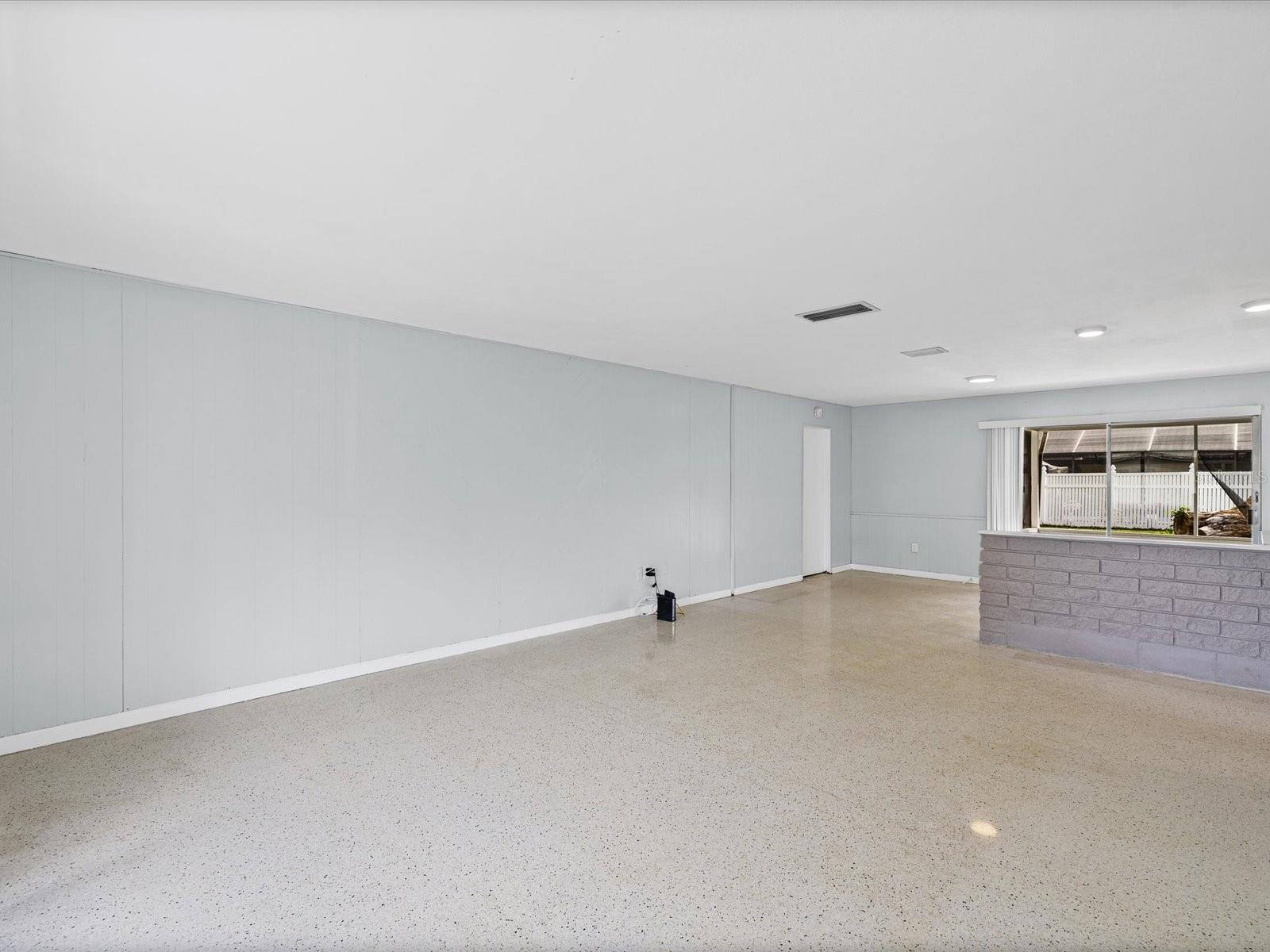 865 Imperial Dr Property Photo 4