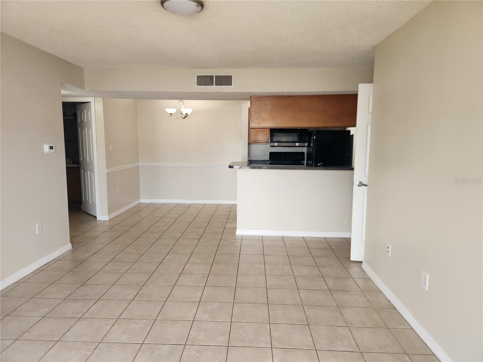 803 Lake Haven Sq #101 Property Photo 2