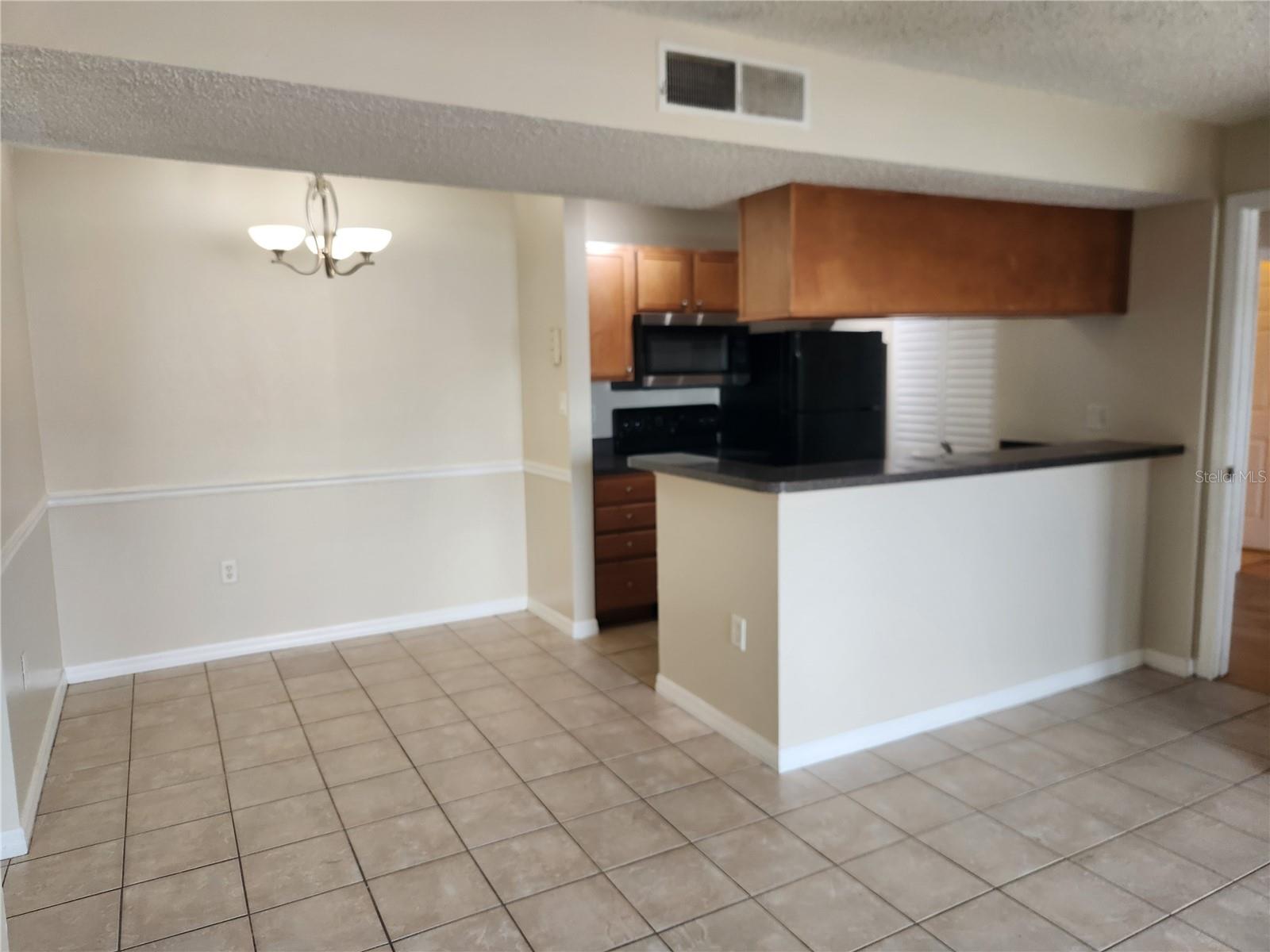 803 Lake Haven Sq #101 Property Photo 3