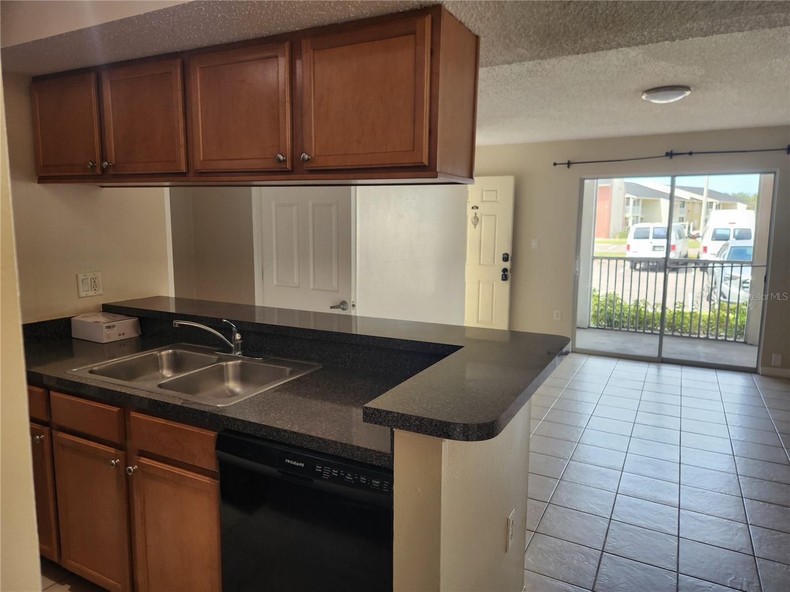 803 Lake Haven Sq #101 Property Photo 6
