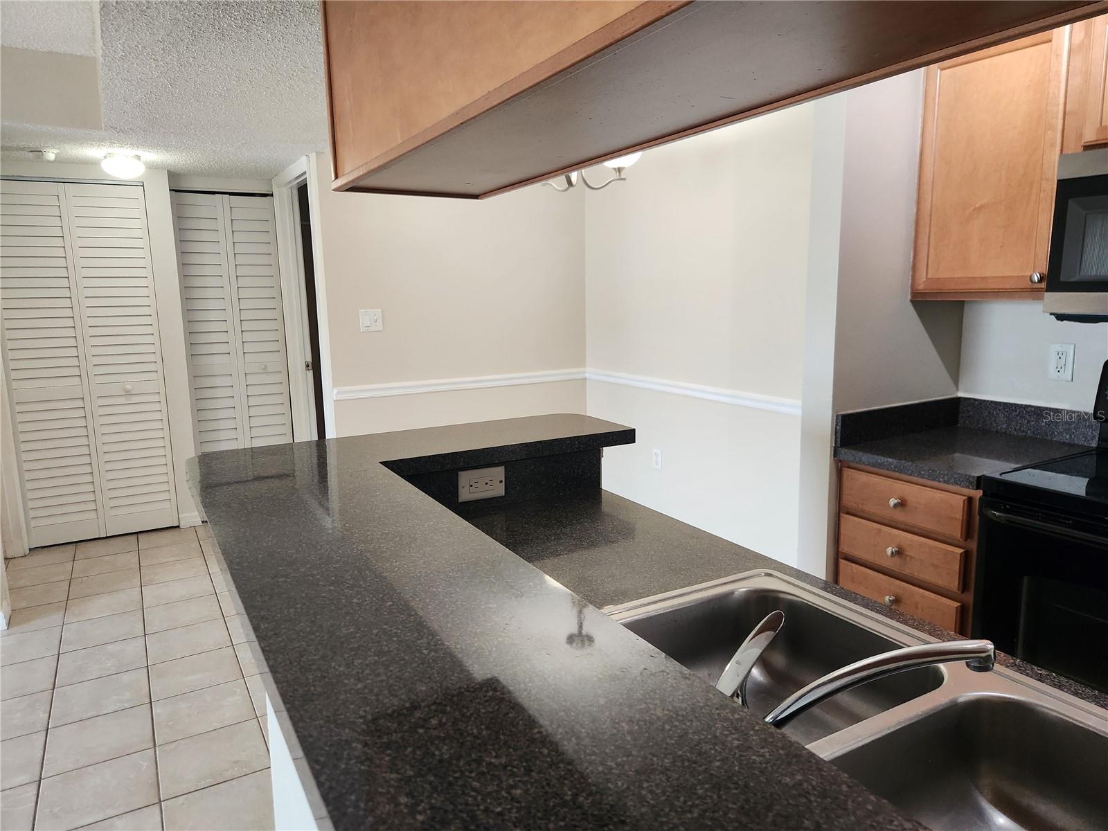 803 Lake Haven Sq #101 Property Photo 7